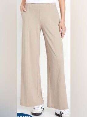 Old Navy Women's Wide-Leg Pants in Light Beige